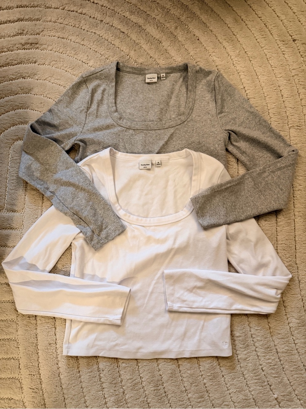Aritzia Sunday Best Set of 2 Scoop Neck Long Sleeve Tees - Gray & White